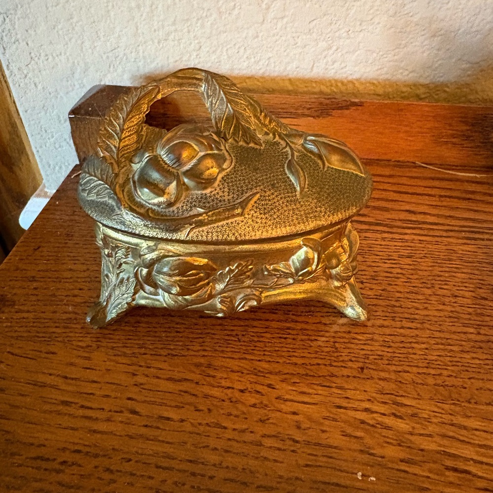 Vintage Art Nouveau Gold Floral Decorative Jewelry Trinket Box